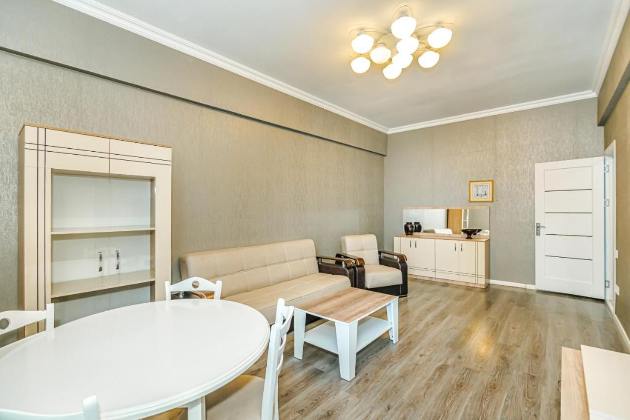 M Estate 1 Room Targovu 바쿠 외부 사진